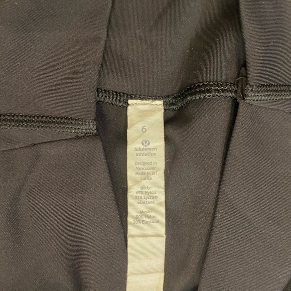 lululemon athletica black high rise leggings with mesh sides - Picture 3 of 4